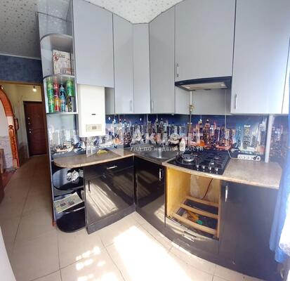 Купить 4-комнатную квартиру